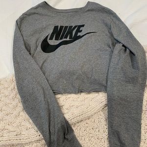 men’s grey nike long sleeved, cropped